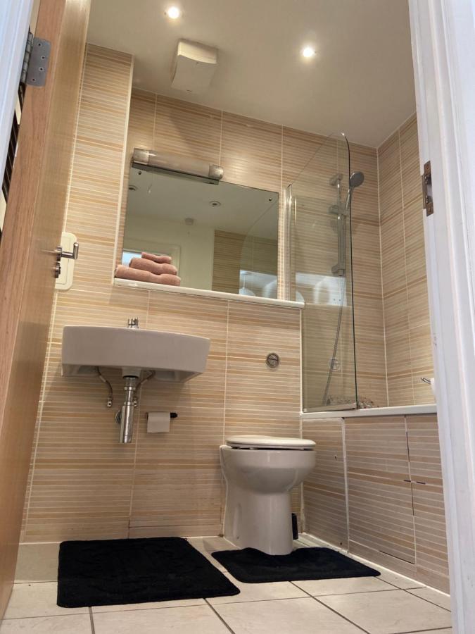 Lovely 2Br Apartment W/ City View Londres Extérieur photo